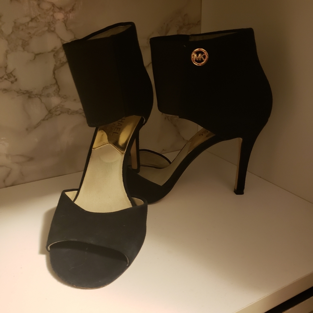 Michael Kors Stiletto heels w/elastic ankle strap